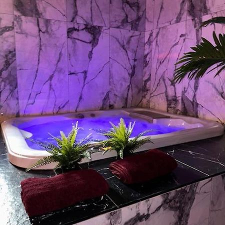 Marbella Logement Privatif -Jacuzzi-Sauna La Valette-du-Var Kültér fotó