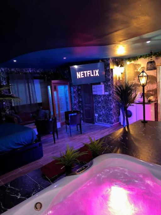 Marbella Logement Privatif -Jacuzzi-Sauna La Valette-du-Var Kültér fotó